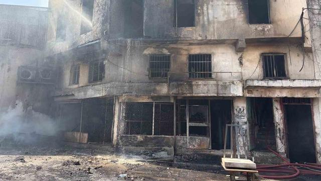 İzmir’de sünger deposunda yangın 2