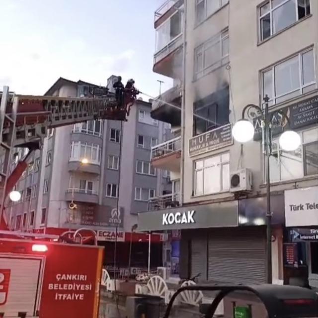 Apartman dairesinde korkutan yangın 1