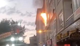 Apartman dairesinde korkutan yangın