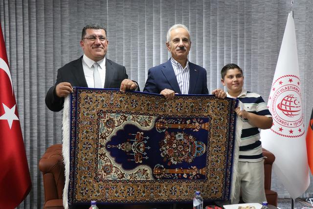 Ulaştırma ve Altyapı Bakanı Uraloğlu, Kayseri de ziyaretlerde bulundu 1