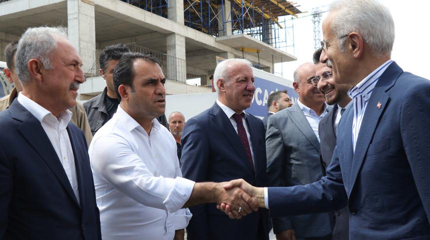 Ulaştırma ve Altyapı Bakanı Uraloğlu, Kayseri'de ziyaretlerde bulundu
