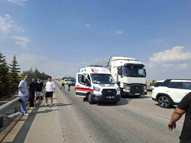 Anız yangını kazaya neden oldu: 13 ara&ccedil; birbirine girdi 3