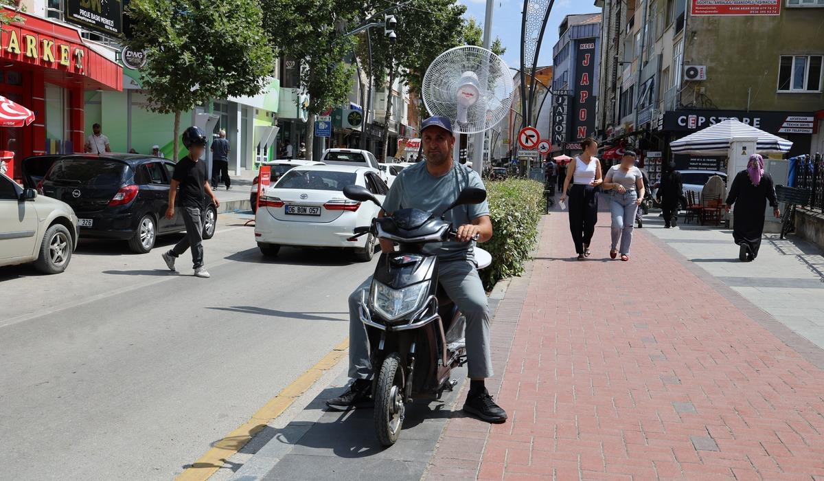 Sıcaktan bunalan vatandaştan ilginç çözüm 2