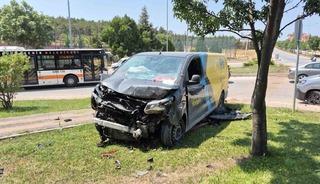 Eskişehir&rsquo;de korkutan kaza: 2 yaralı