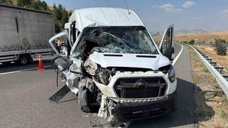 Ankara’da servis aracı tıra arkadan çarptı: 1’i ağır 7 yaralı