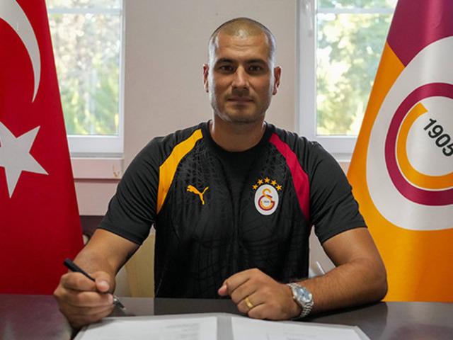 Eren Derdiyok Galatasaray'a geri d&ouml;nd&uuml;! İmzayı attı