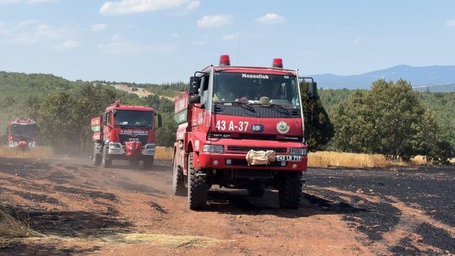 K&uuml;tahya&rsquo;da ekinleri yanan k&ouml;yl&uuml;lere Vali Işın&rsquo;dan destek s&ouml;z&uuml; 8