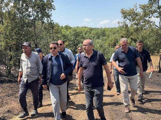 K&uuml;tahya&rsquo;da ekinleri yanan k&ouml;yl&uuml;lere Vali Işın&rsquo;dan destek s&ouml;z&uuml; 1