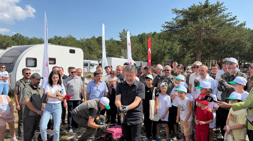 Bakan Yumaklı a&ccedil;ıkladı: 81 ilde 'Aile Kampı'na 40 bin kişi katıldı