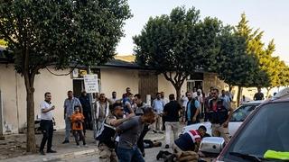Baba ve oğuldan hastane bahçesinde infaz! Kurşun yağdırdılar