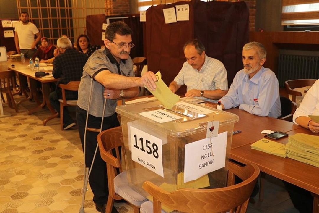 T&uuml;rkiye sandık başında 