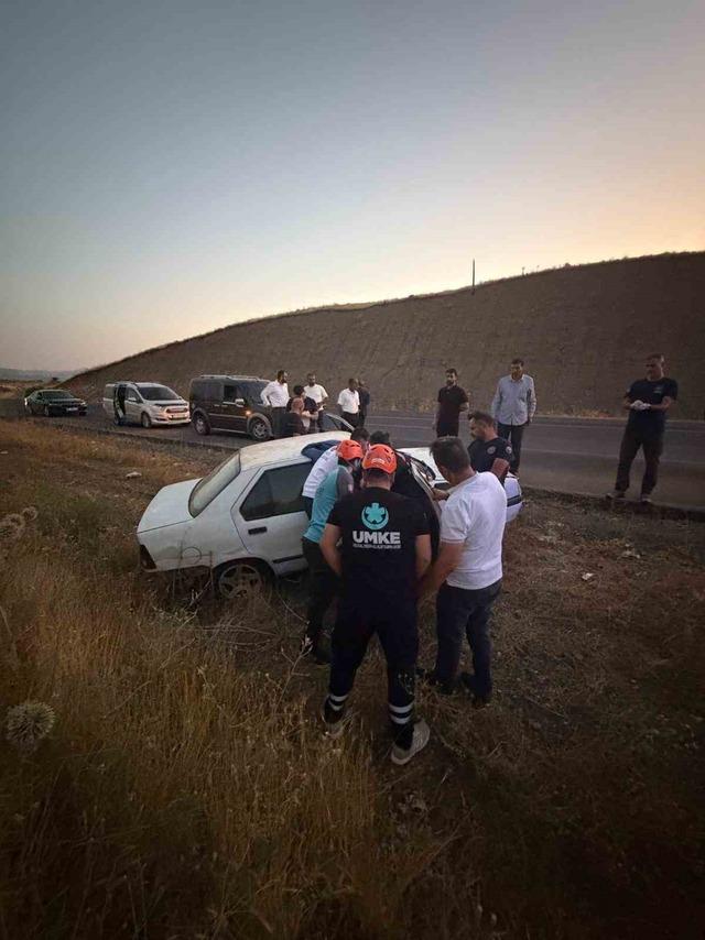Bing&ouml;l&rsquo;de otomobil yoldan &ccedil;ıktı: 2 yaralı 3
