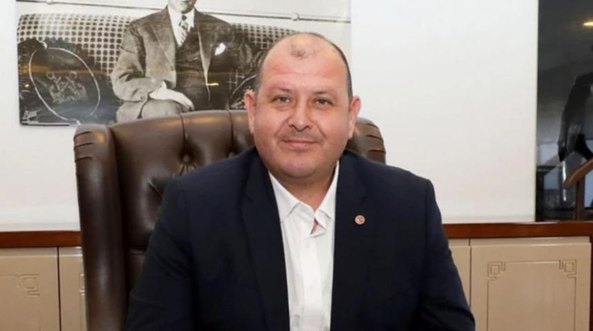  Menderes Belediye Başkanı İlkay &Ccedil;i&ccedil;ek g&ouml;revden uzaklaştırıldı