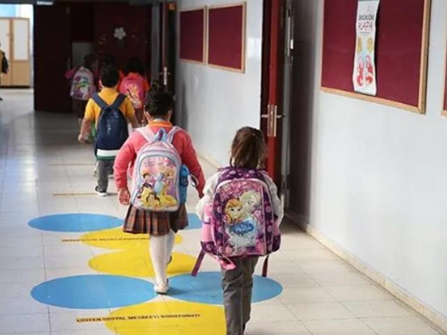 Okullar a&ccedil;ılmadan hesaplar yapıldı! Bu yıl rakam 2.500 liraya ulaştı