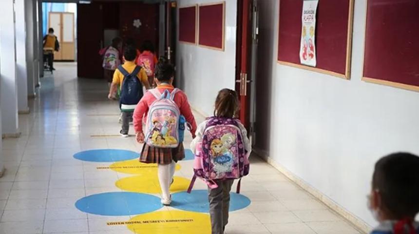 Okullar a&ccedil;ılmadan hesaplar yapıldı! Bu yıl rakam 2.500 liraya ulaştı