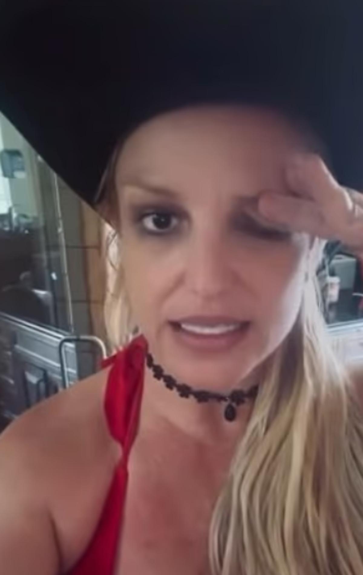 Britney Spears, hatalı botoks işlemi yaptırdığını açıkladı: Gözü haftalarca düşük kaldı 1
