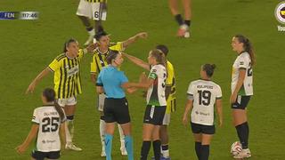 Fenerbahçe'nin Şampiyonlar Ligi maçında skandal hakem hatası