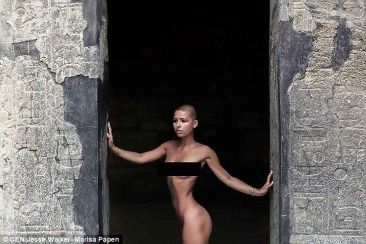 Ağlama Duvarı'nda çırılçıplak! G2