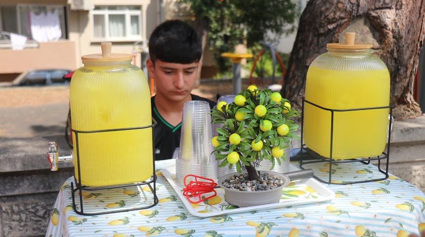 14 yaşında kendi işini kurdu! Aylık kazancı 90 bin lirayı buluyor