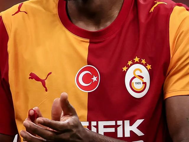 Galatasaray ortalığı kasıp kavuracak! İki transfer aynı anda İstanbul'a inecek