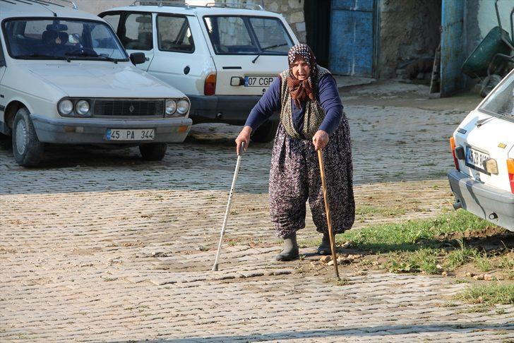Manisa'daki mahallede oy verme işlemi 32 dakikada bitti G1
