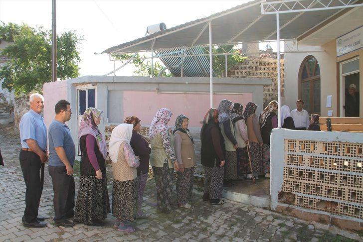 Manisa'daki mahallede oy verme işlemi 32 dakikada bitti G3