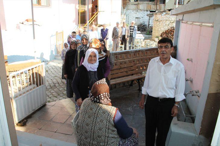 Manisa'daki mahallede oy verme işlemi 32 dakikada bitti G4