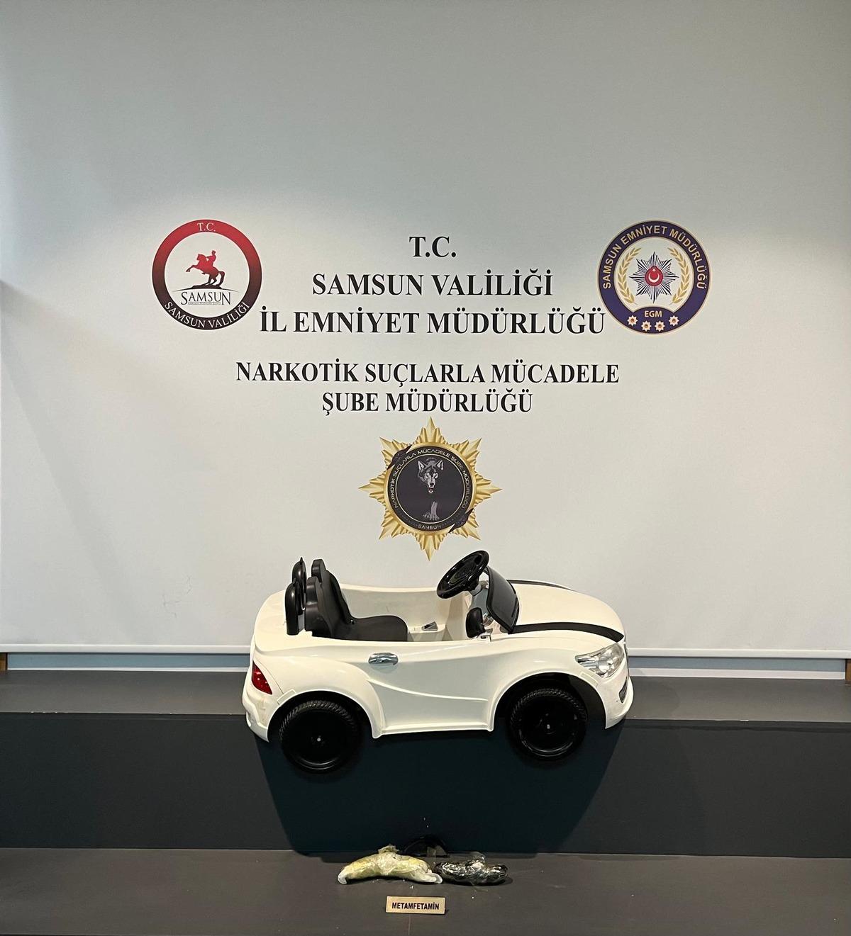 Samsun da akülü çocuk arabasına gizlenmiş uyuşturucu ele geçirildi 1