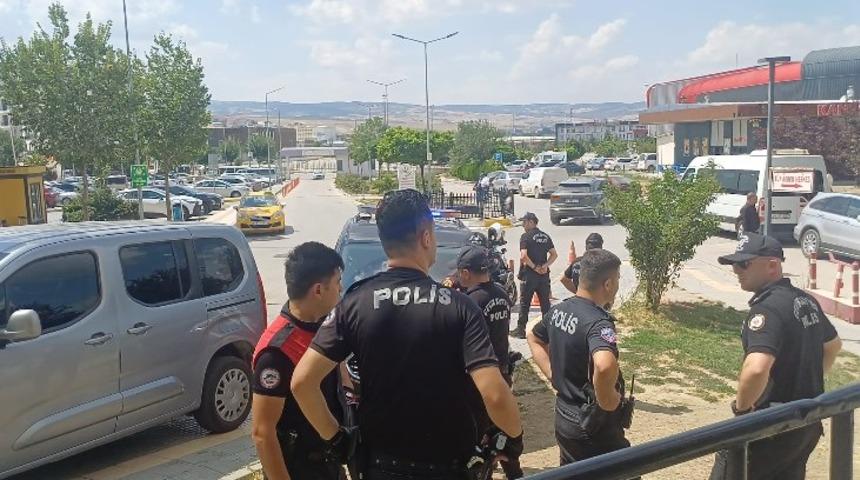 Akrabalar arasında 'kız ka&ccedil;ırma' kavgası: 1'i ağır 4 yaralı