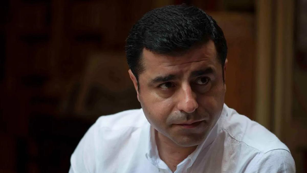 Selahattin Demirtaş tan &ccedil;er&ccedil;eve yasa mesajı! Erdoğan ve Bah&ccedil;eli ye teşekk&uuml;r 1