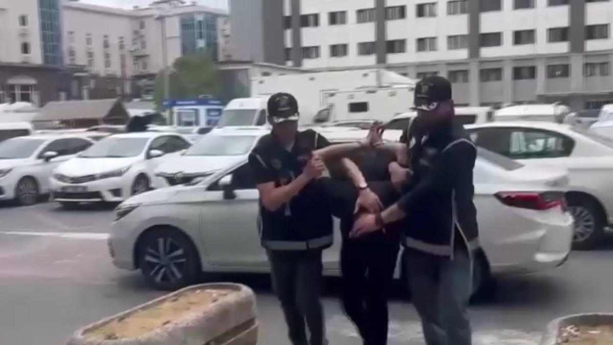 Karacellatlar a operasyon! Tırın içinde gümrükte yakalandı 2