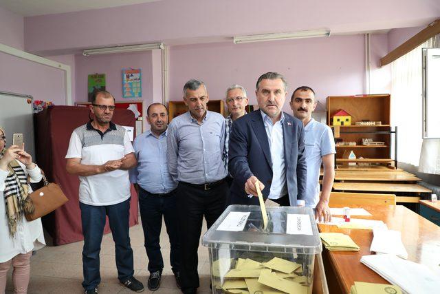 Bakan Bak, oyununu memleketi Rize'de kullandı