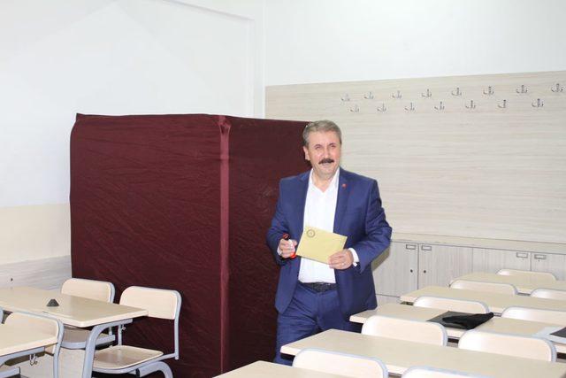 BBP Genel Başkanı Destici oyunu Ankara'da kullandı