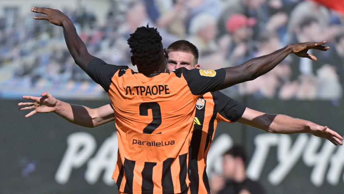 Arda Turan ın Shakhtar Donetsk i Ukrayna Ligi nde 2 de 2 yaptı! 1