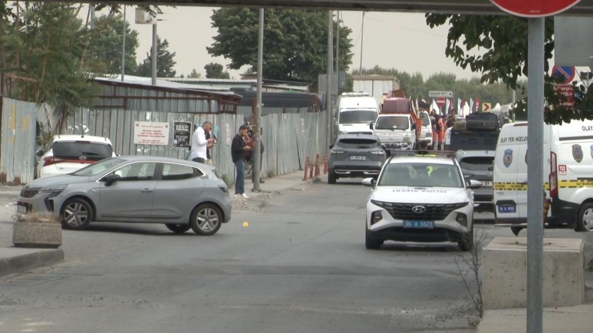 Yer: Fatih... Soru sorma bahanesiyle yaklaşıp bıçakla polise saldırdı! Korkunç anlar kamerada 8
