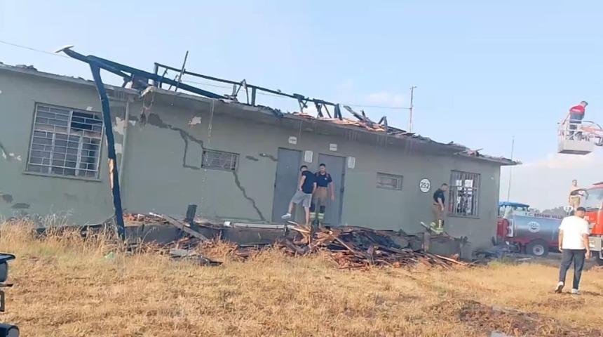 Edirne&rsquo;de anız yangını ormana sı&ccedil;radı: 4 helikopter ve 10 araz&ouml;z seferber oldu