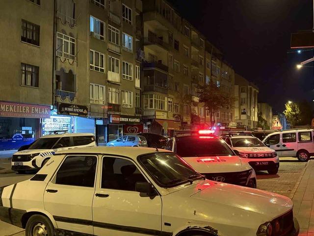 Bıçakladıktan sonra cep telefonunu gasbetmişler: 2 gözaltı 3