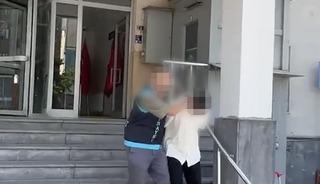 Bı&ccedil;akladıktan sonra cep telefonunu gasbetmişler: 2 g&ouml;zaltı