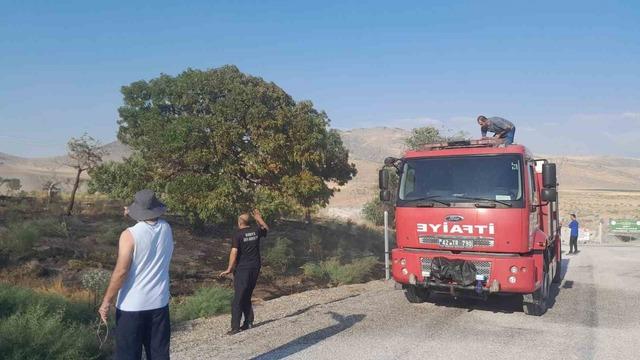 Karapınar’da ot yangını paniğe neden oldu