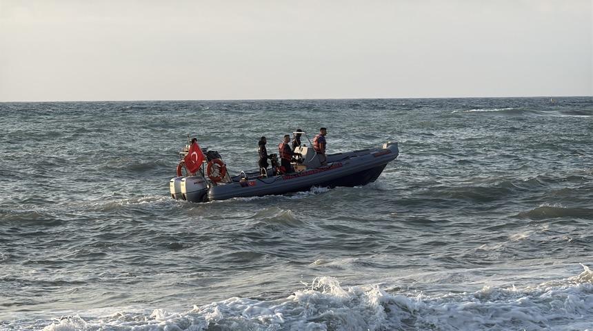 Zonguldak'ta denizde kaybolan 16 yaşındaki &ccedil;ocuğu arama &ccedil;alışmaları s&uuml;r&uuml;yor