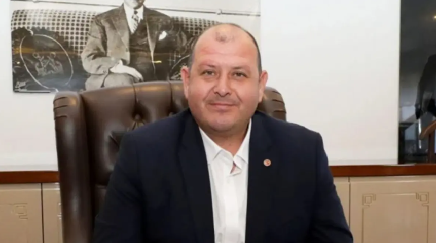 Son dakika | İlkay &Ccedil;i&ccedil;ek CHP'den istifa etti! G&ouml;revden uzaklaştırılmış, partiden ihraca sevk edilmişti