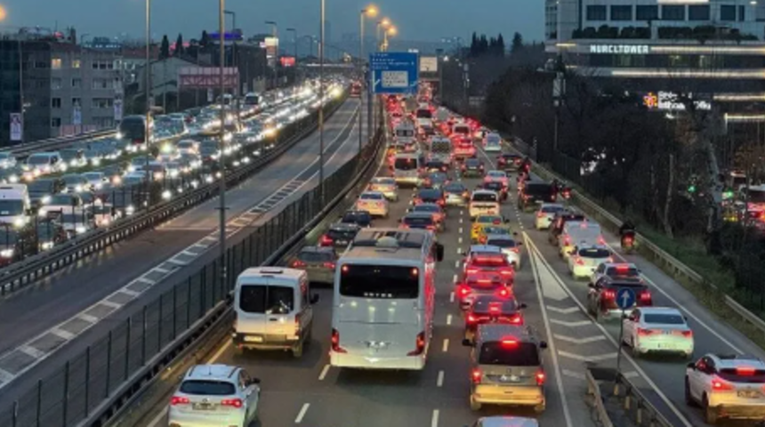 Ara&ccedil; sahipleri dikkat! &Ouml;demeyi unutan trafiğe &ccedil;ıkamayacak  