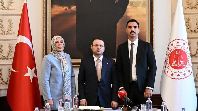 Adalet Bakanı Gürlek, Muhsin Yazıcıoğlu’nun ailesini kabul etti