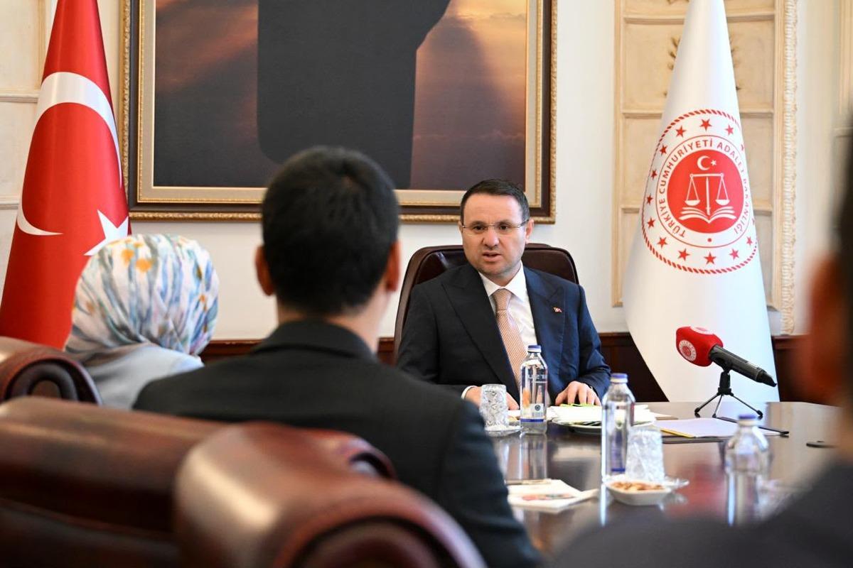 Adalet Bakanı Gürlek, Muhsin Yazıcıoğlu’nun ailesini kabul etti 3