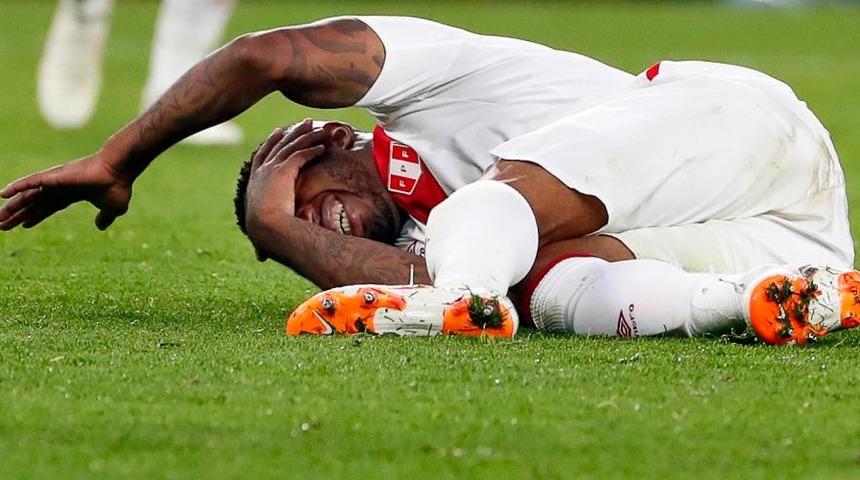 Peru'nun yıldızı Farfan hastanelik oldu