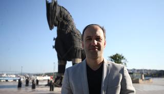 Dedelerinden kalan ağa&ccedil;lardan elde ettiği zeytinyağıyla uluslararası &ouml;d&uuml;l kazandı