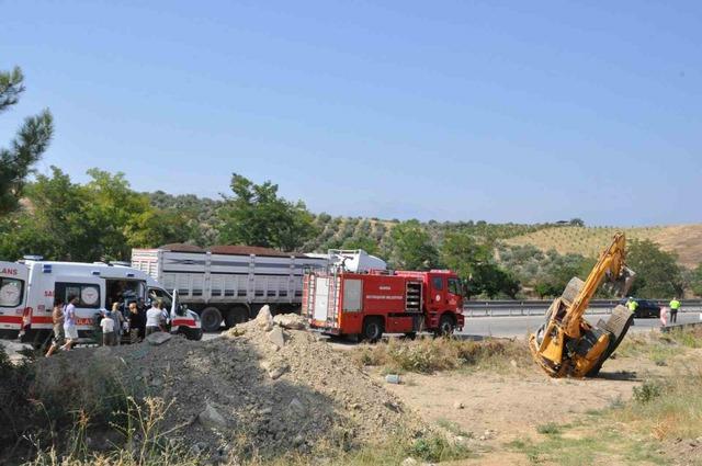 Manisa’da yolcu otobüsü kamyona çarptı: 1 ölü, 7 yaralı 7