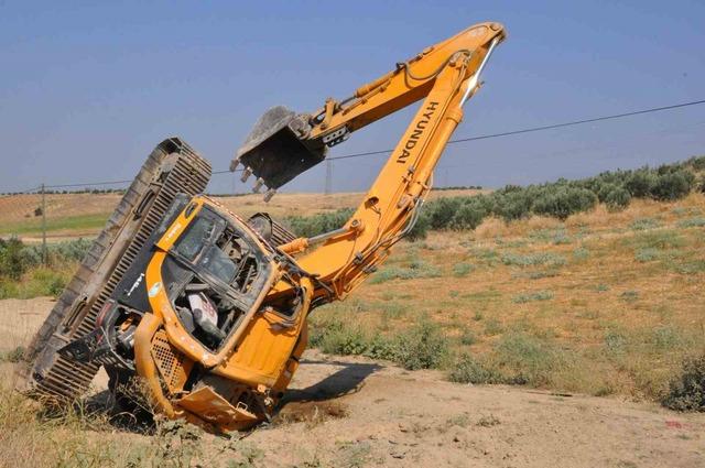 Manisa’da yolcu otobüsü kamyona çarptı: 1 ölü, 7 yaralı 5