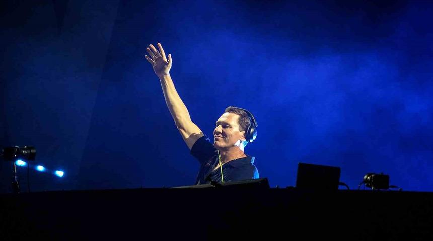 D&uuml;nyaca &uuml;nl&uuml; DJ Tıesto&rsquo;dan İstanbul &ccedil;ıkarması