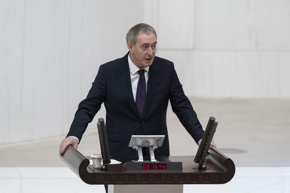 Son dakika | Meclis te &ccedil;er&ccedil;eve yasa oturumu! Tarihi g&uuml;nde tarihi konuşmalar 4